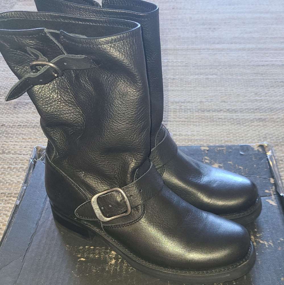 Frye Veronica Short Boot